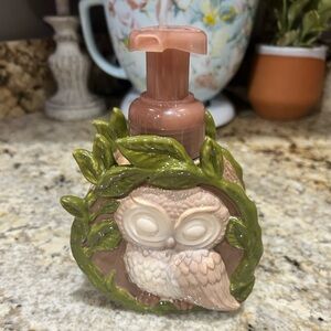 Bath & Body Works Owl Soap Dispenser - Green and Brown